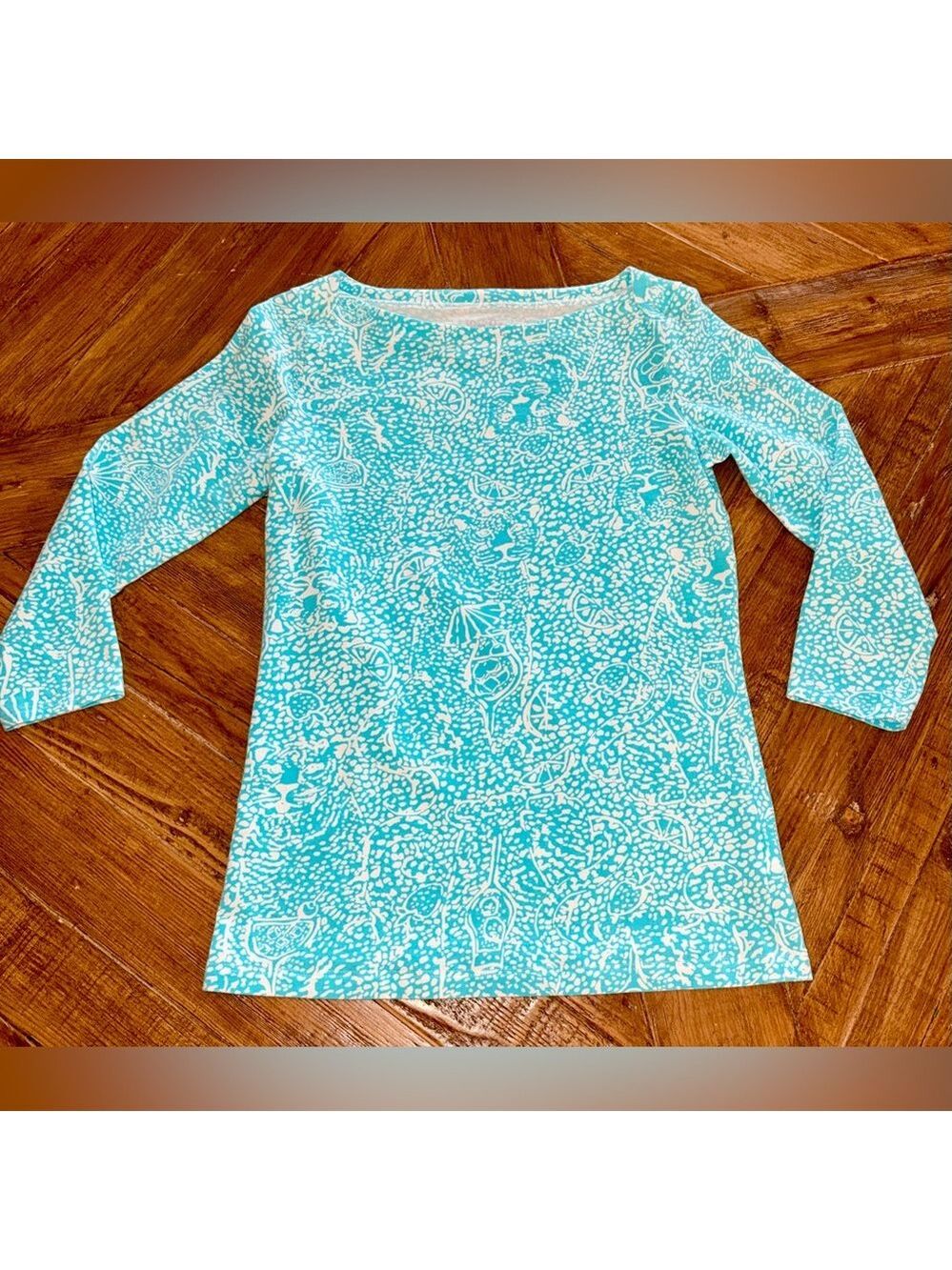 Lilly Pulitzer Andie Boat Neck Top “Blue Ice Cake Jaguar Fruit” print - small